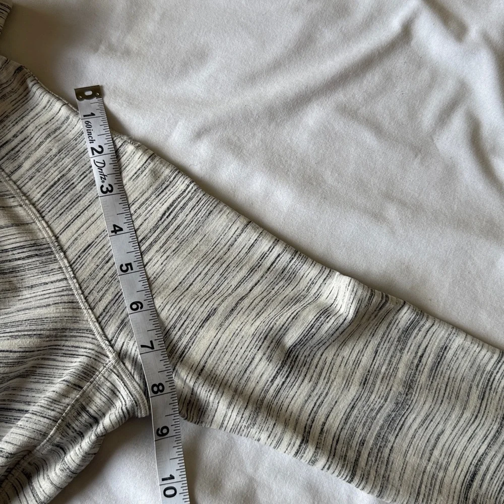 Lululemon Outrun the Elements 1/2 Zip Space Dye Camo White Silver Spoon✨